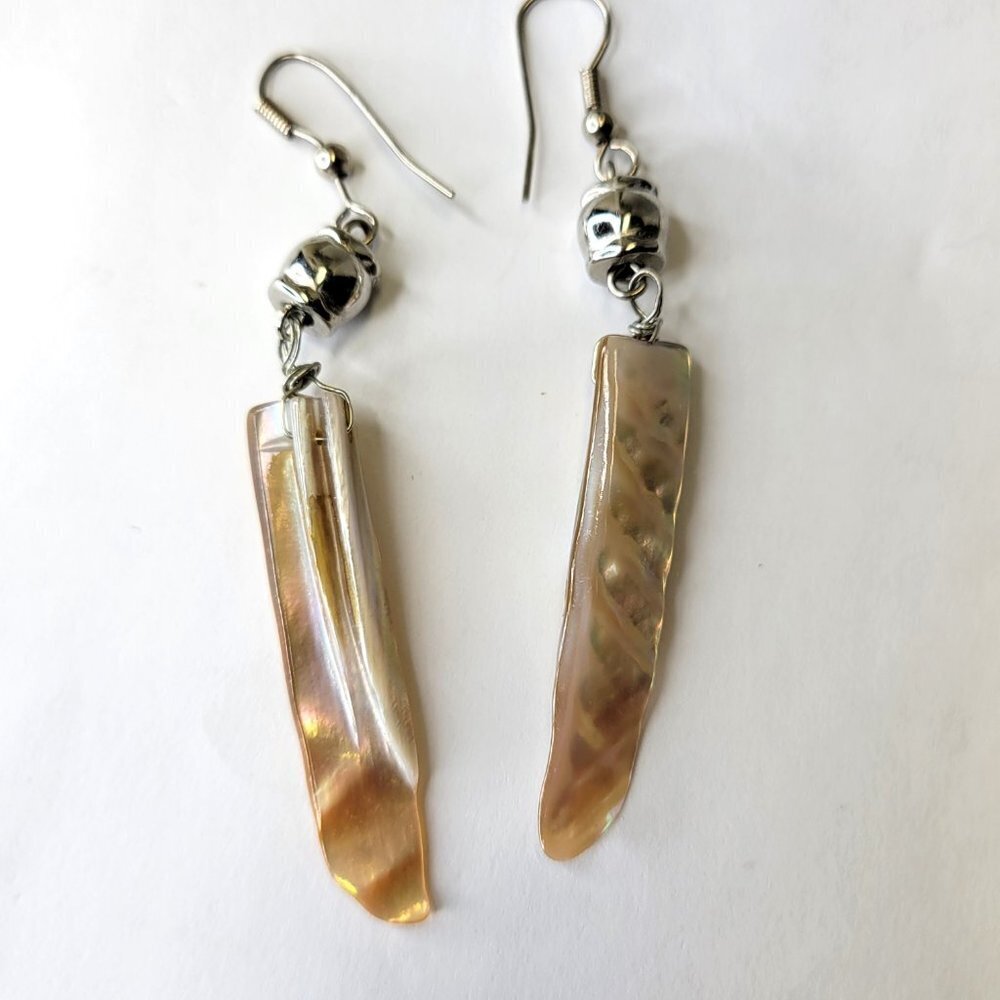 Shell Rectangular Earrings - Picture 2 of 10